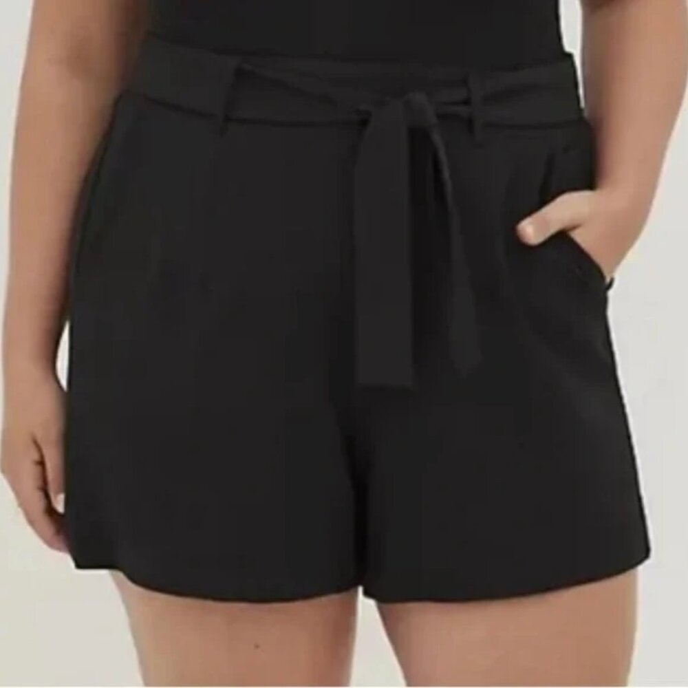 Torrid -- Black Linen Tie Front Shorts  -- Torrid Size 6 (Plus size 30)
